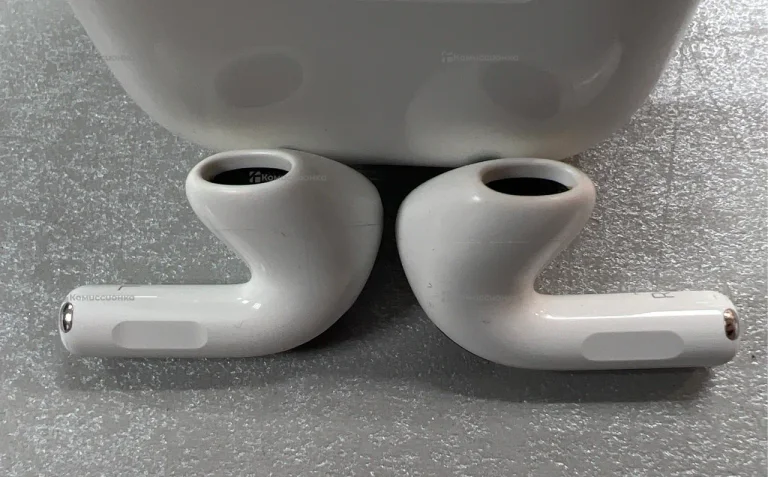 Наушники  Apple Airpods 4