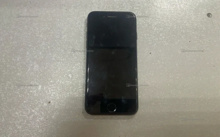 Apple iPhone. 7 32 ГБ