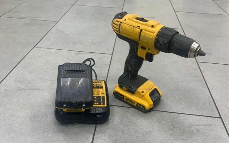 дрель-шуруповерт Dewalt (реплика)