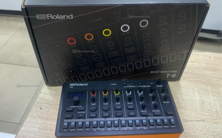 Драм-машина Roland T-8