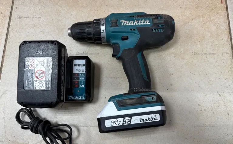 Аккумуляторная дрель-шуруповерт Makita DF488DWE