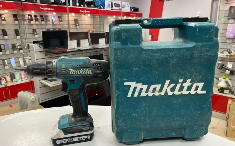 Аккумуляторная дрель-шуруповерт Makita DF488DWE