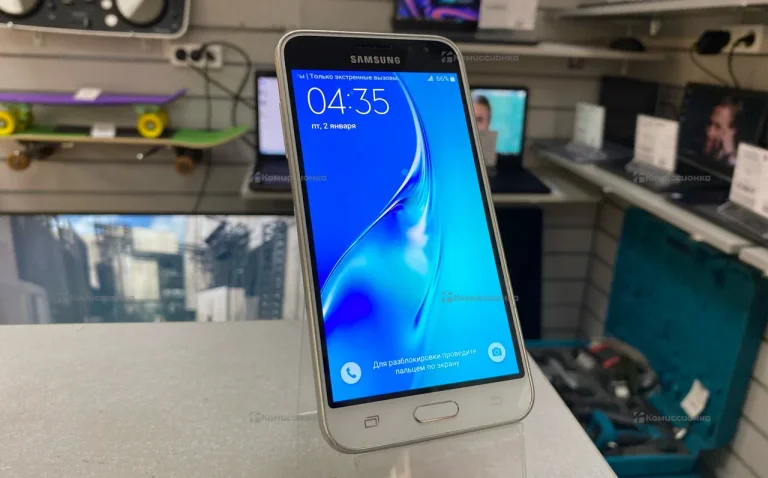 Samsung Galaxy J3 (2016) SM-J320F/DS 8Gb