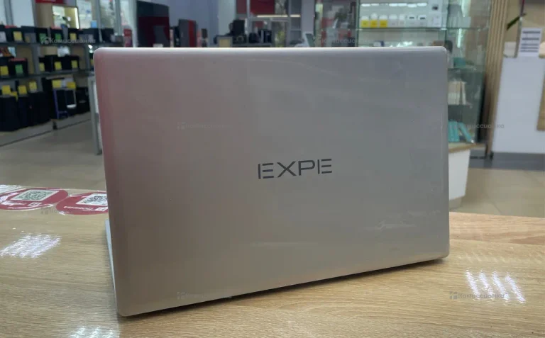 Ноутбук  EXPE 14