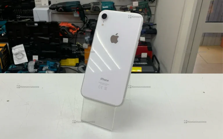 Apple iPhone XR 64 ГБ