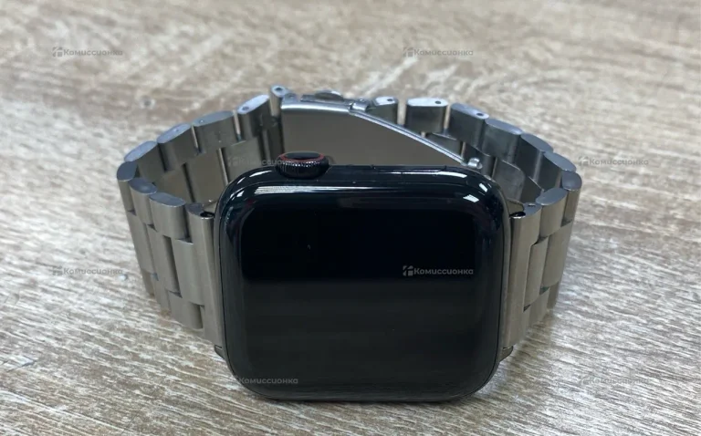Часы  Apple Watch Series 5