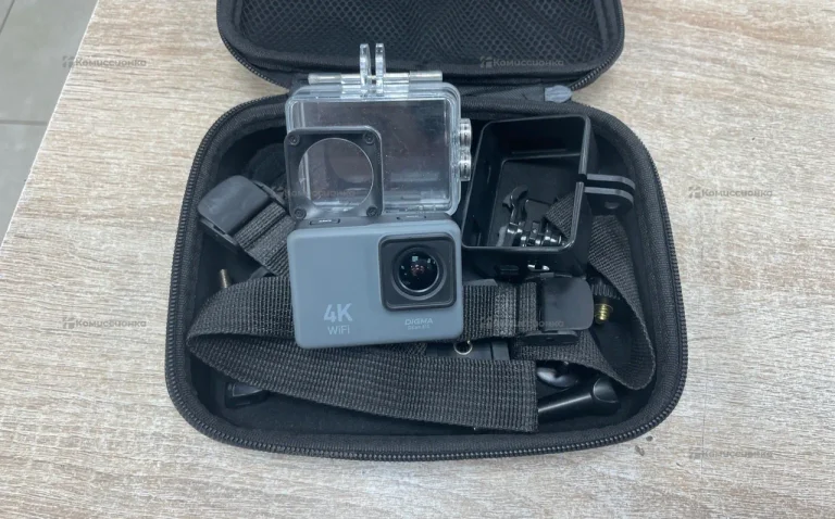 Видеокамера Digma DiCam 810