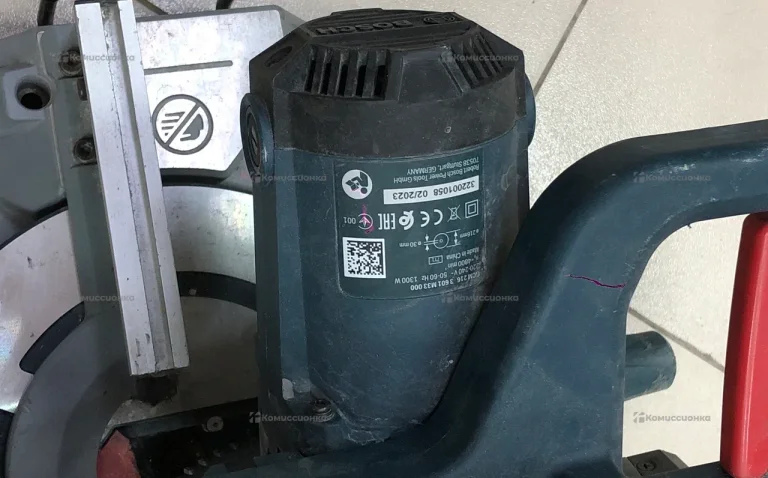 Торцовочная пила BOSCH GCM 216