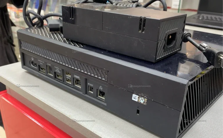 Приставка Xbox One 500Gb