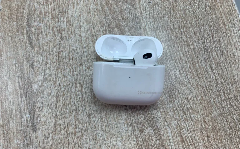 Кейс для AirPods 3 с правым наушником