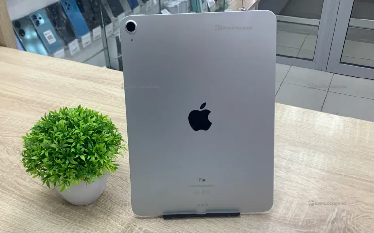 Планшет iPad Air 256 MYFW2RU/A