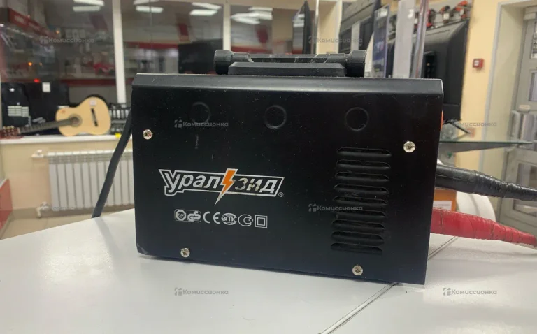 Сварочный аппарат УРАЛ ЗИД ММА-200