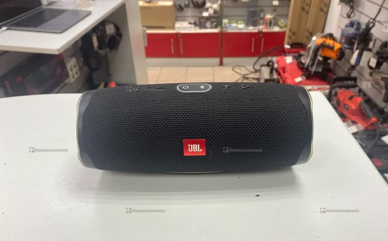 JBL Charge 4