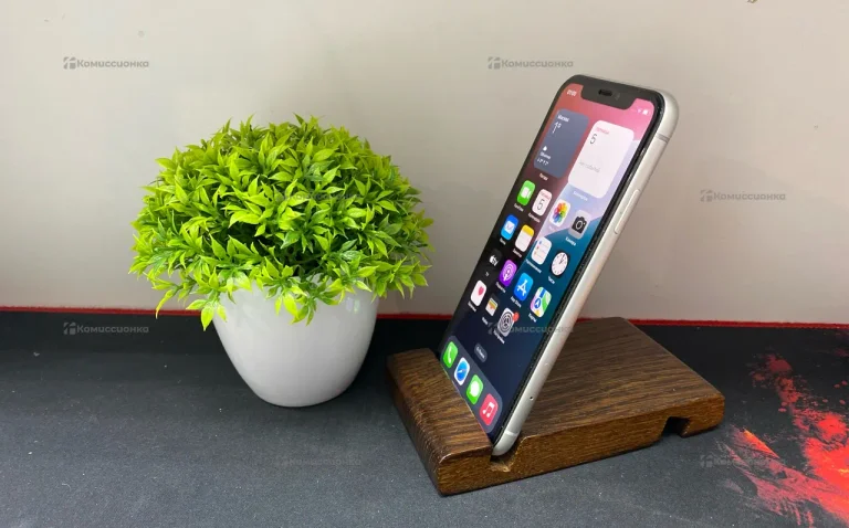 Apple iPhone XR 3/64 ГБ