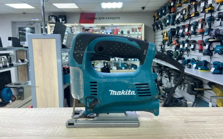 Электролобзик makita 4329