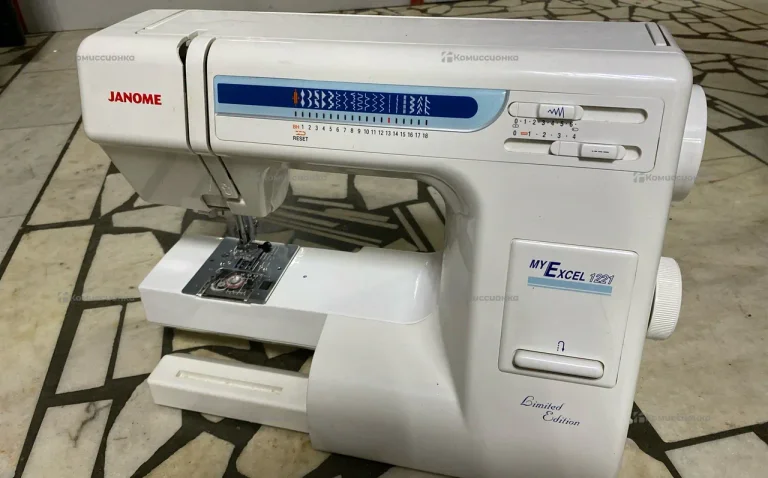 Швейная машина  JANOME 1221