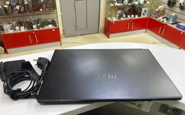 Ноутбук  MSI