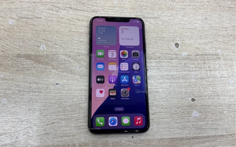 Apple iPhone 11 Pro Max 4/64 ГБ