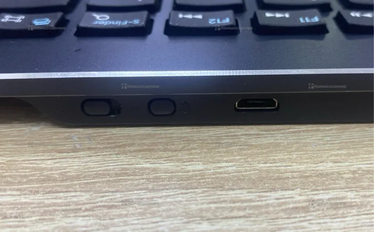 Клавиатура  Samsung EE-BT550