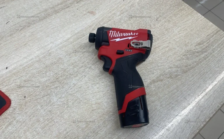 Винтоверт Milwaukee M12 Fuel 3453-20