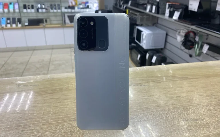 Tecno Spark 8C 4/64 ГБ