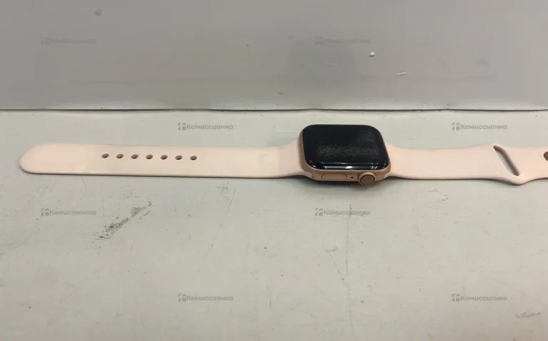 Часы Apple Watch Series 4