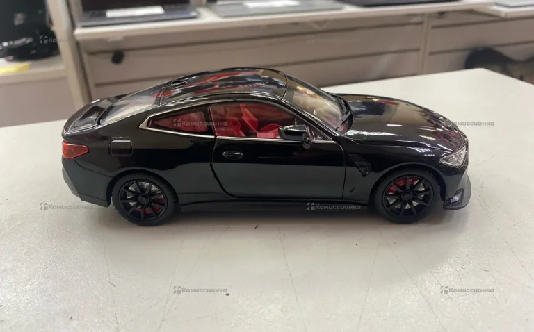 Модель BMW M4