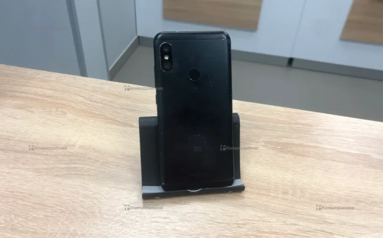 Xiaomi Mi A2 Lite 3/32Gb