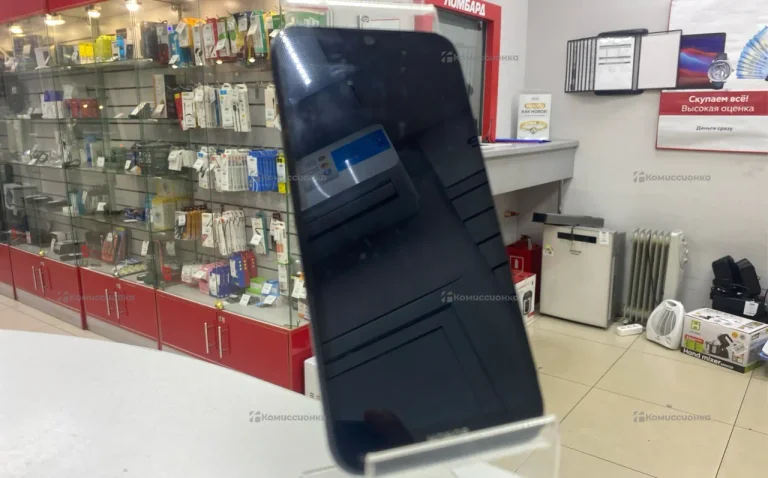Honor 8S 2/32 ГБ.