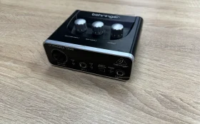 Звуковая карта BERINGER U-PHORIA UM2