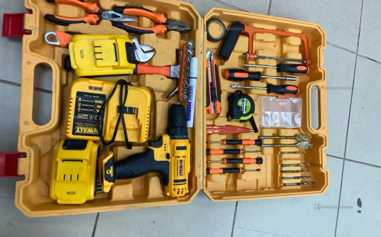 Дрель шуруповерт реплика Dewalt