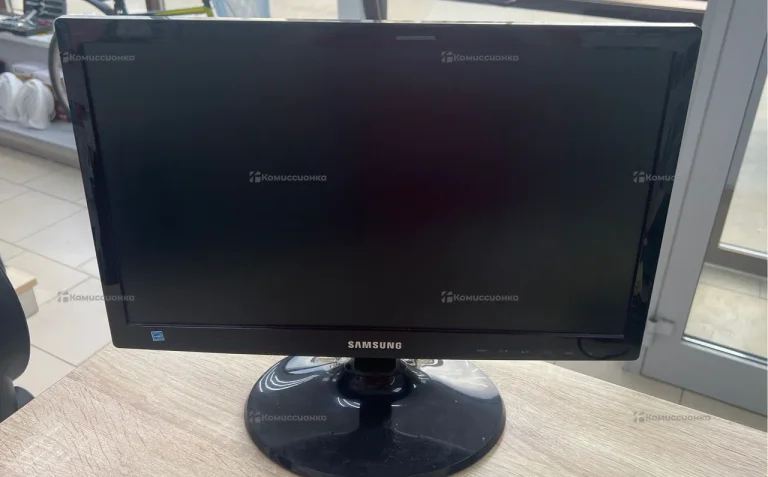 Монитор Samsung