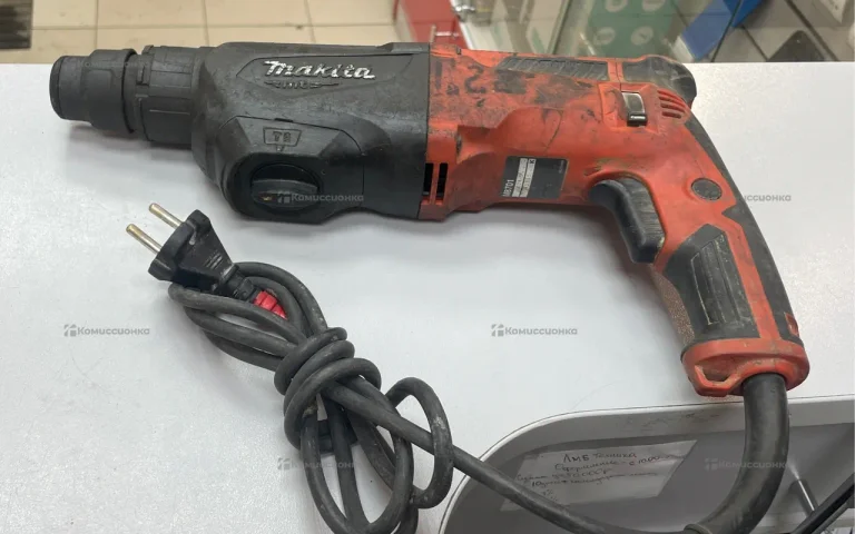 Makita M8701