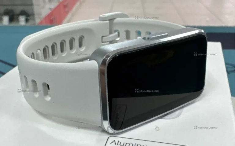 Часы Huawei Band 10