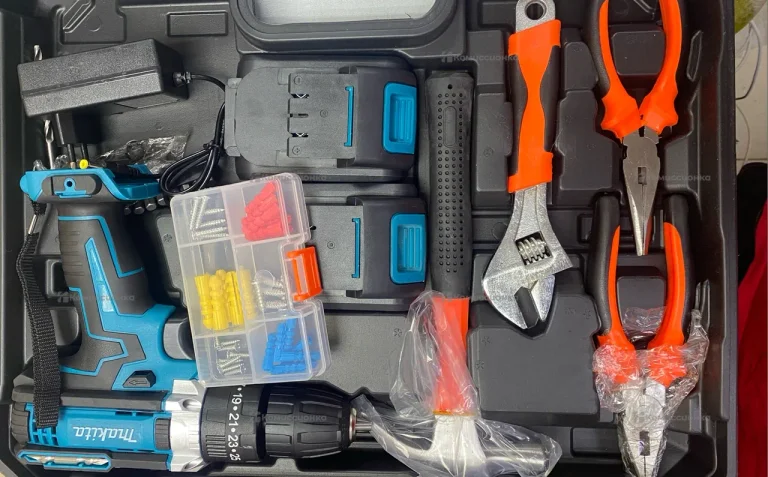 Аккумуляторная дрель шуруповерт с набором Makita (