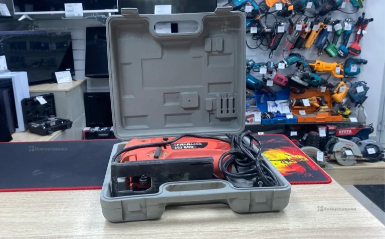 Лобзик Fairline Josh 800