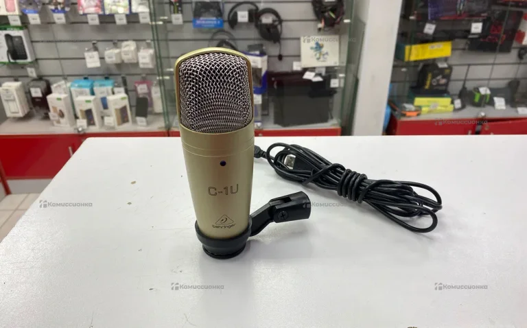 Микрофон Behringer C-1U.