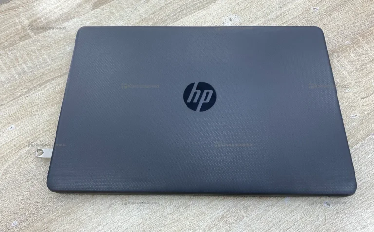 ноутбук HP 255G8
