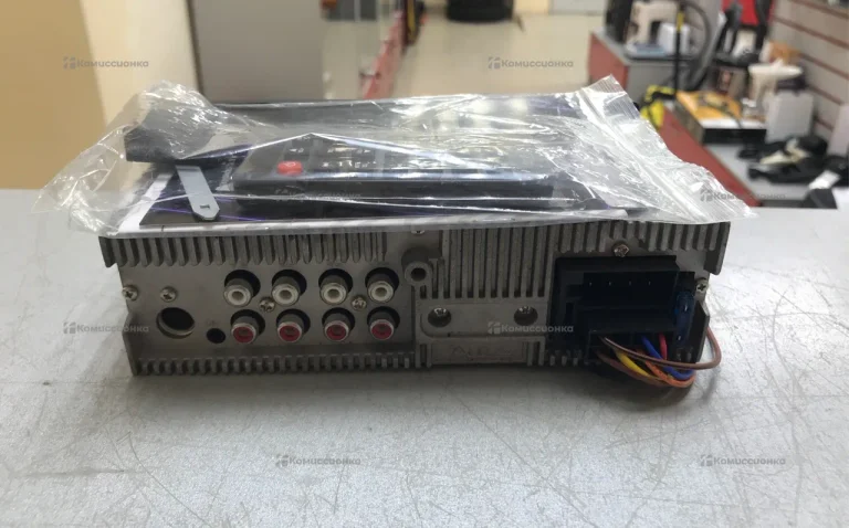 Автомагнитола  Aura 878dp