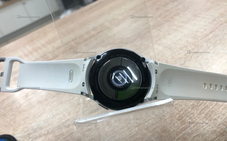 Часы Samsung Galaxy Watch 4 40mm