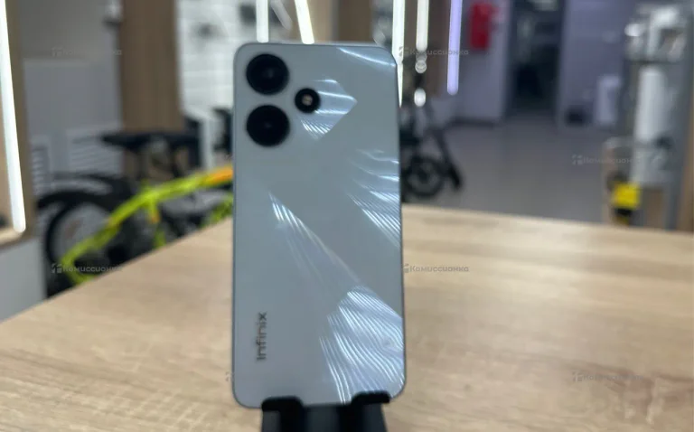 Infinix Hot 30i 4/64 ГБ