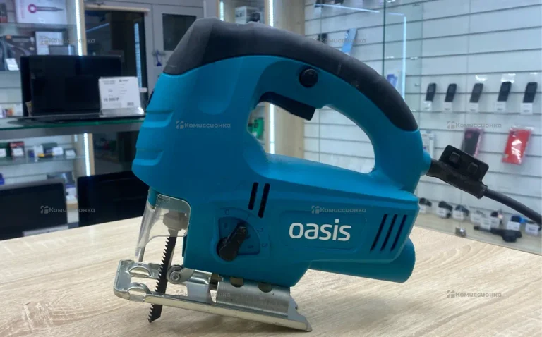 Электролобзик Oasis LE-75