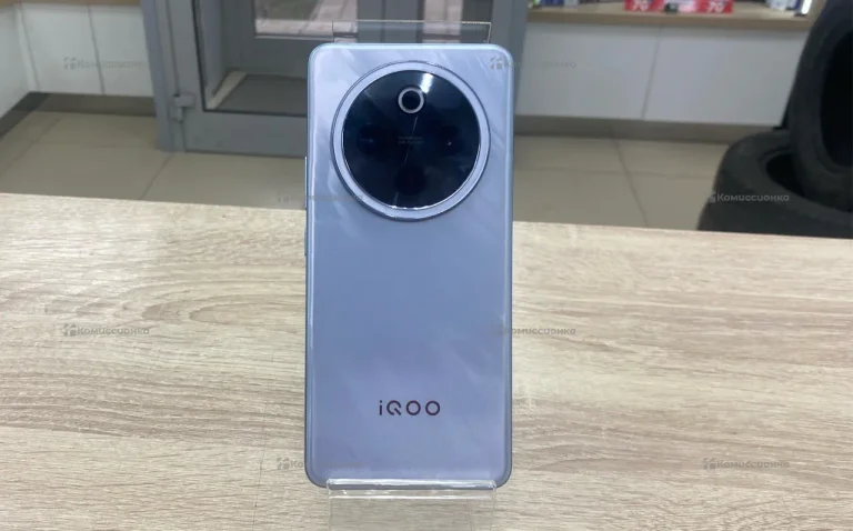 Vivo iQOO Z10 12/256 ГБ