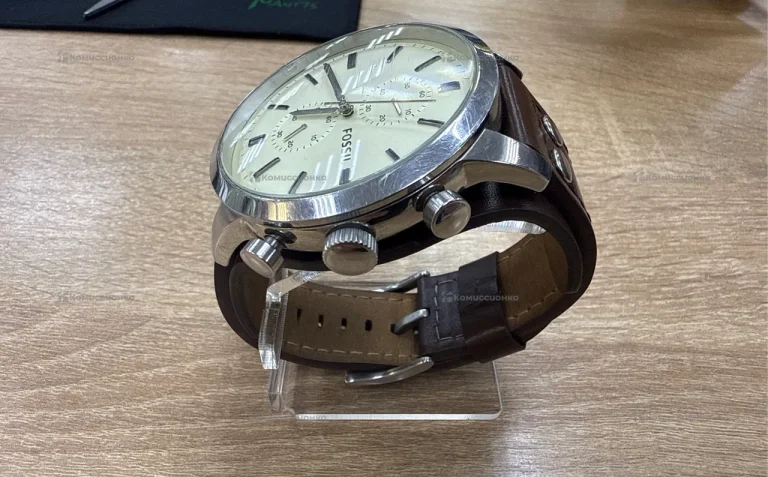 Часы  fossil