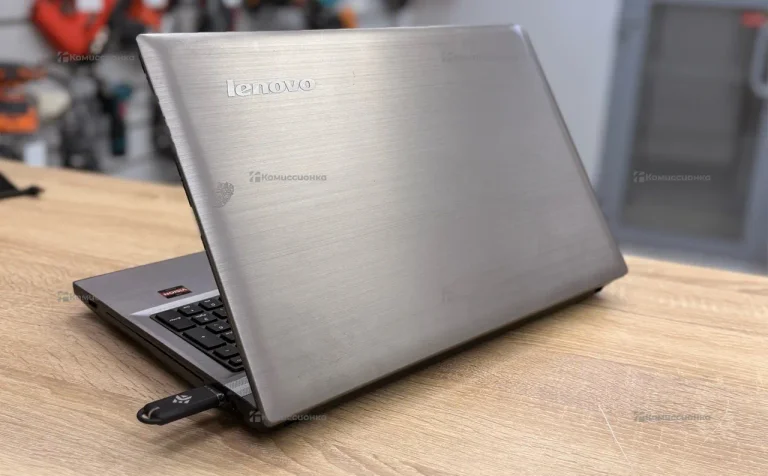 Ноутбук  Lenovo p585