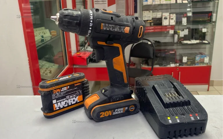 шуруповерт WORX  WX100