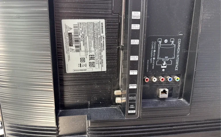 Телевизор Samsung UE50RU7200U