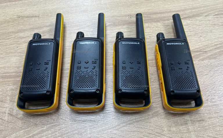 Рации 4 штуки Motorola T82