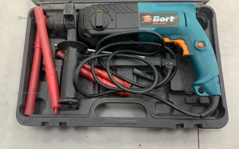Перфоратор Bort  bhd-900n