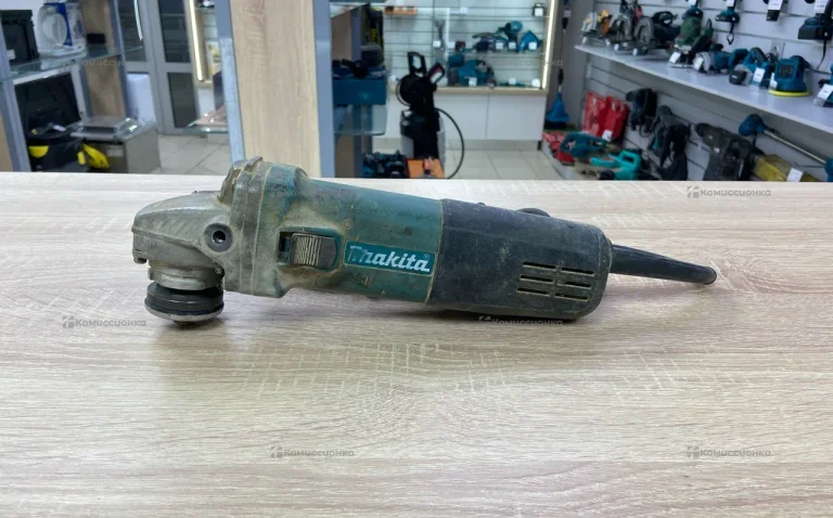 УШМ Makita 9558HNR
